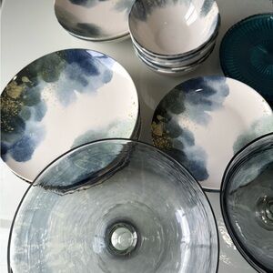 Elegant Blue and Gold Dinnerware Set